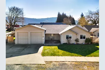 1105 Bennett Street, Sedro Woolley, WA 98284 - Photo 1