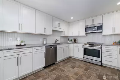 14215 SE 259th Place, Kent, WA 98042 - Photo 6