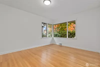 6015 Wellesley Way NE, Seattle, WA 98115 - Photo 20