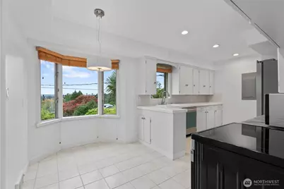 6015 Wellesley Way NE, Seattle, WA 98115 - Photo 14