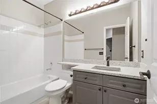 18676 NE 56th Ct, Redmond, WA 98052 - Photo 10