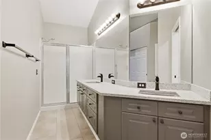 18676 NE 56th Ct, Redmond, WA 98052 - Photo 14