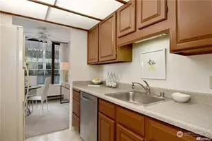 2201 3rd Ave, Seattle, WA 98121 - Photo 8