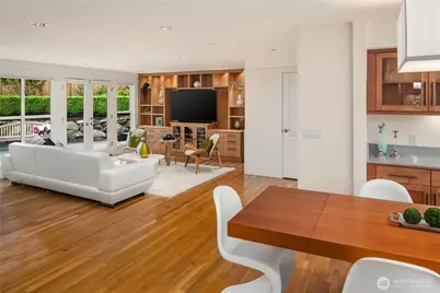 10617 SE 18th Street, Bellevue, WA 98004 - Photo 8