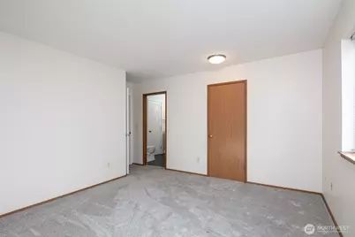 9741 Woodlawn Avenue N, Seattle, WA 98103 - Photo 14