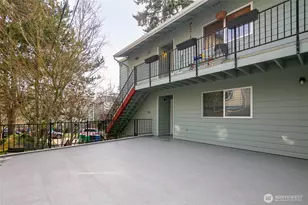 9741 Woodlawn Ave N, Seattle, WA 98103 - Photo 2