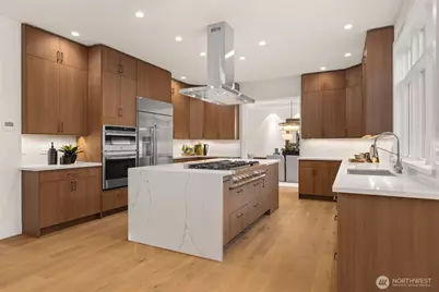 105 Windsor Drive SE, Sammamish, WA 98074 - Photo 4