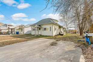 110 E Pleasant Ave, Cashmere, WA 98815 - Photo 2