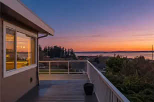 704 Flintstone Dr, Camano Island, WA 98282 - Photo 30