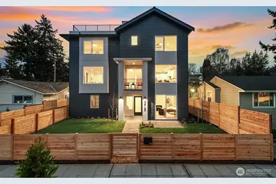 3218 47th Avenue SW, Seattle, WA 98116 - Photo 2