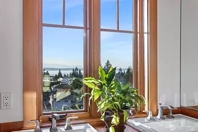 647 9th Avenue N, Edmonds, WA 98020 - Photo 18