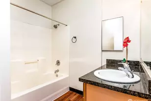 523 Pine St, Seattle, WA 98101 - Photo 8