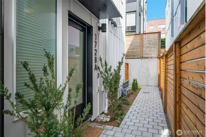 1728 11th Avenue #A, Seattle, WA 98122 - Photo 2