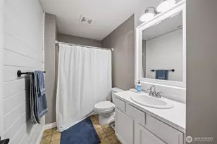 1222 Evans Ct, DuPont, WA 98327 - Photo 16