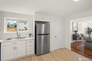 9728 57th Ave S, Seattle, WA 98118 - Photo 10