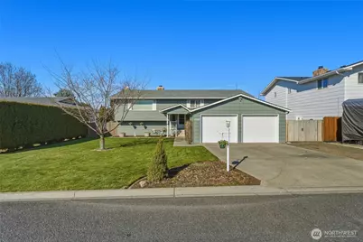 1267 SE Constitution Drive, College Place, WA 99324 - Photo 1