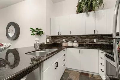 1323 Boren Avenue #615, Seattle, WA 98101 - Photo 4