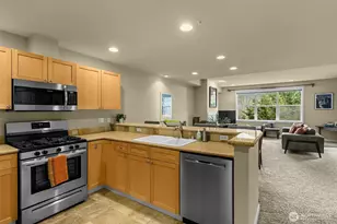 1000 Cabin Creek Ln SW, Issaquah, WA 98027 - Photo 4