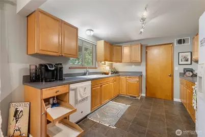 1011 15th Street NW, Puyallup, WA 98371 - Photo 14