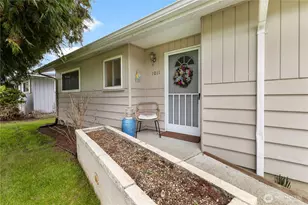 1011 15th St NW, Puyallup, WA 98371 - Photo 4