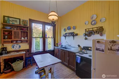 1103 37th Place, Seaview, WA 98644 - Photo 16