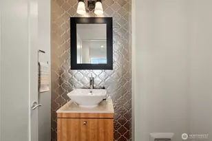 10700 NE 4th St, Bellevue, WA 98004 - Photo 16