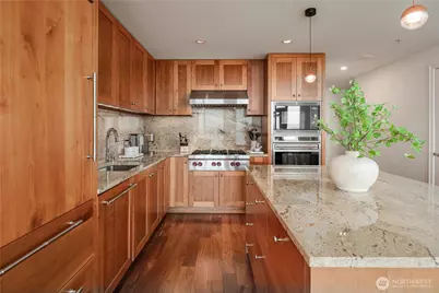 10700 NE 4th Street #2802, Bellevue, WA 98004 - Photo 8