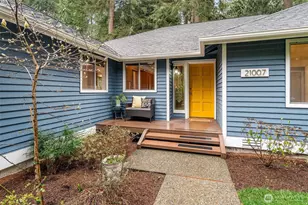 21007 Pioneer Way, Edmonds, WA 98026 - Photo 2