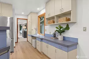 11904 Lakeside Ave NE, Seattle, WA 98125 - Photo 16