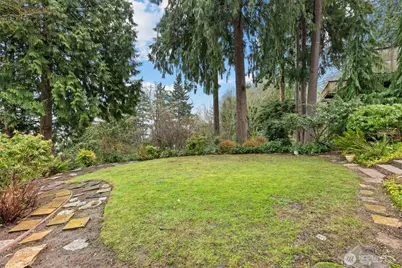 11904 Lakeside Avenue NE, Seattle, WA 98125 - Photo 36