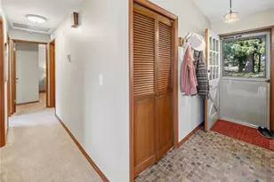 18703 SE 384th St, Auburn, WA 98092 - Photo 4