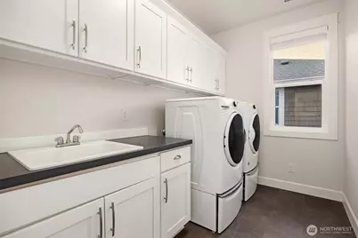 404 6th Lane NE, Issaquah, WA 98029 - Photo 14