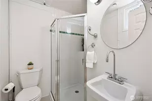 839 W Etruria St, Seattle, WA 98119 - Photo 32