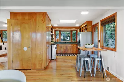 839 W Etruria Street, Seattle, WA 98119 - Photo 16