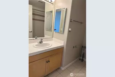 4722 12th Avenue NE #401, Seattle, WA 98105 - Photo 12