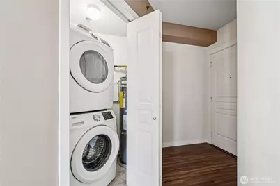 2801 1st Avenue #404, Seattle, WA 98121 - Photo 12