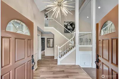 10523 NE 118th Lane, Kirkland, WA 98034 - Photo 2