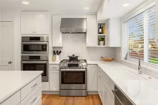 23039 SE 37th St, Sammamish, WA 98075 - Photo 6