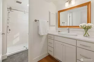 23039 SE 37th St, Sammamish, WA 98075 - Photo 26