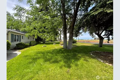 4477 Wenatchee Drive NE, Moses Lake, WA 98837 - Photo 2
