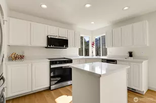 24241 SE 10th Pl, Sammamish, WA 98075 - Photo 8