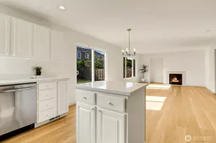 24241 SE 10th Pl, Sammamish, WA 98075 - Photo 10