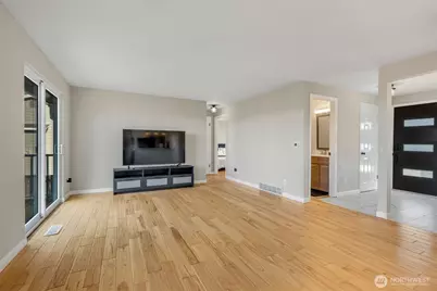 25011 S 20th Avenue SW, Des Moines, WA 98198 - Photo 10