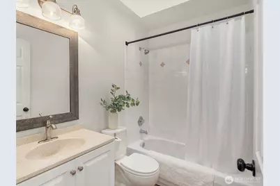 9253 Fremont Avenue N, Seattle, WA 98103 - Photo 18