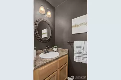 9253 Fremont Avenue N, Seattle, WA 98103 - Photo 14