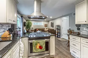 3614 W Tapps Dr E, Lake Tapps, WA 98391 - Photo 10