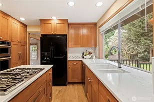 24229 NE 7th Pl, Sammamish, WA 98074 - Photo 10