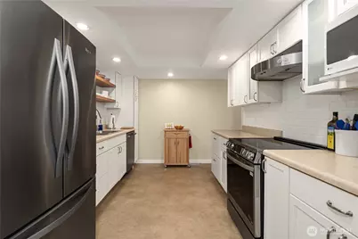11905 93rd Avenue NE #A104, Kirkland, WA 98034 - Photo 12
