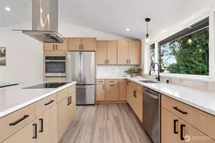 325 Melissa St, Camano Island, WA 98282 - Photo 8