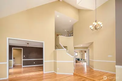 7811 146th Place SE, Newcastle, WA 98059 - Photo 4